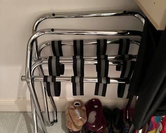 luggage holder