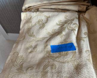 tablecloth and napkins