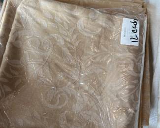 WATERFORD NAPKINS AND TABLECLOTHS