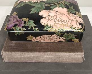 Fitz and Floyd trinket box. Black with peonies and gold trim.