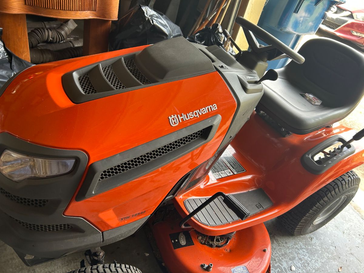 J & J Estate sales in Spring Hill, FL starts on 10/5/2023