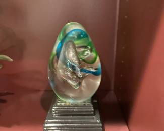 Studio Art Glass Hand Blown Swirled Egg Shaped Paperweight Figurine