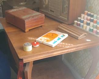 Antique oak table / radio & more