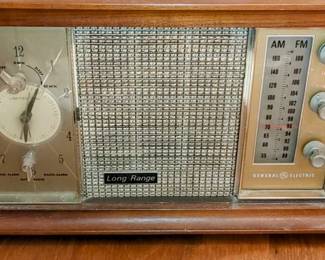 Working Vintage GE Radio AM/FM