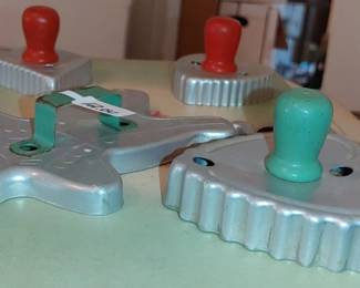 Vintage cookie/ sandwich cutters 