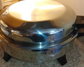 WEST BEND Society Liquid Oil Core Waterless Cookware Electric Skillet Frying Pan