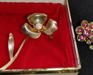 Vintage brooches 