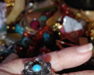 , beautiful vintage Sarah Coventry ring