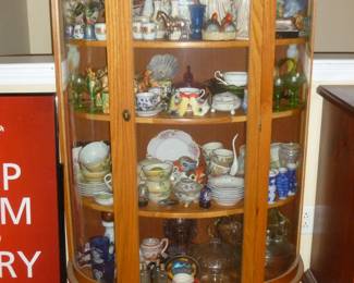 Curved glass display case