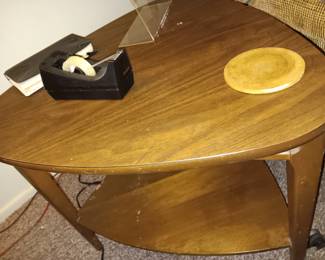 MID CENTURY LAMP OR CORNER TABLE