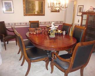 Dining Room Table & Chairs