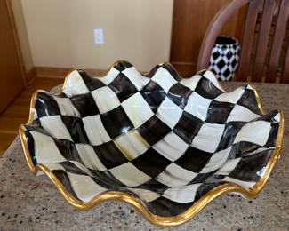 Courtly Check Medium Fluted Serving Bowl