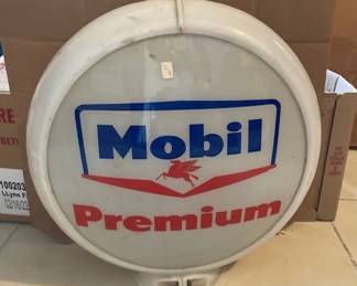 MOBIL GAS GLOBE