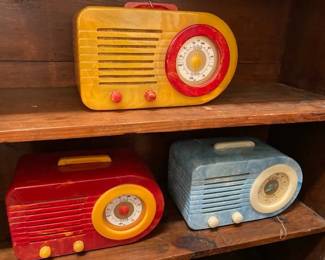 RADIOS THREE PLASTIC