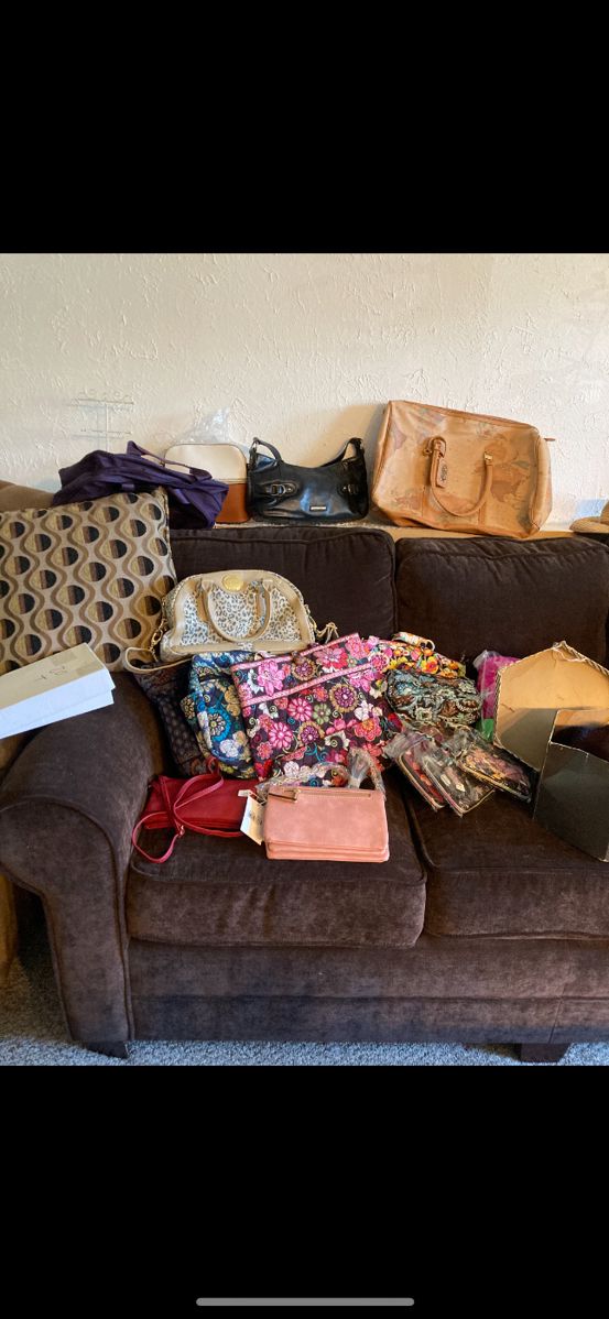 Bellmore Moving Sale !! Loaded starts on 10/8/2023