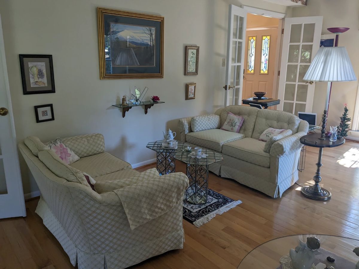 Craig Cove Tag Sale in Knoxville, TN starts on 10/13/2023