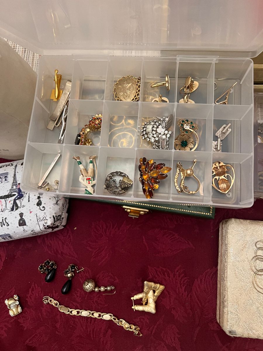 Costume Jewelry Collector's Treasure Trove starts on 10/28/2023