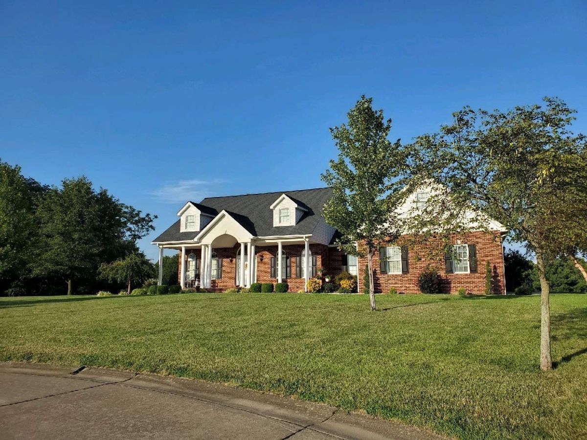 1/2 PRICE SUNDAY IN PICTURESQUE RED BUD HOUSE... starts on 11/11/2023