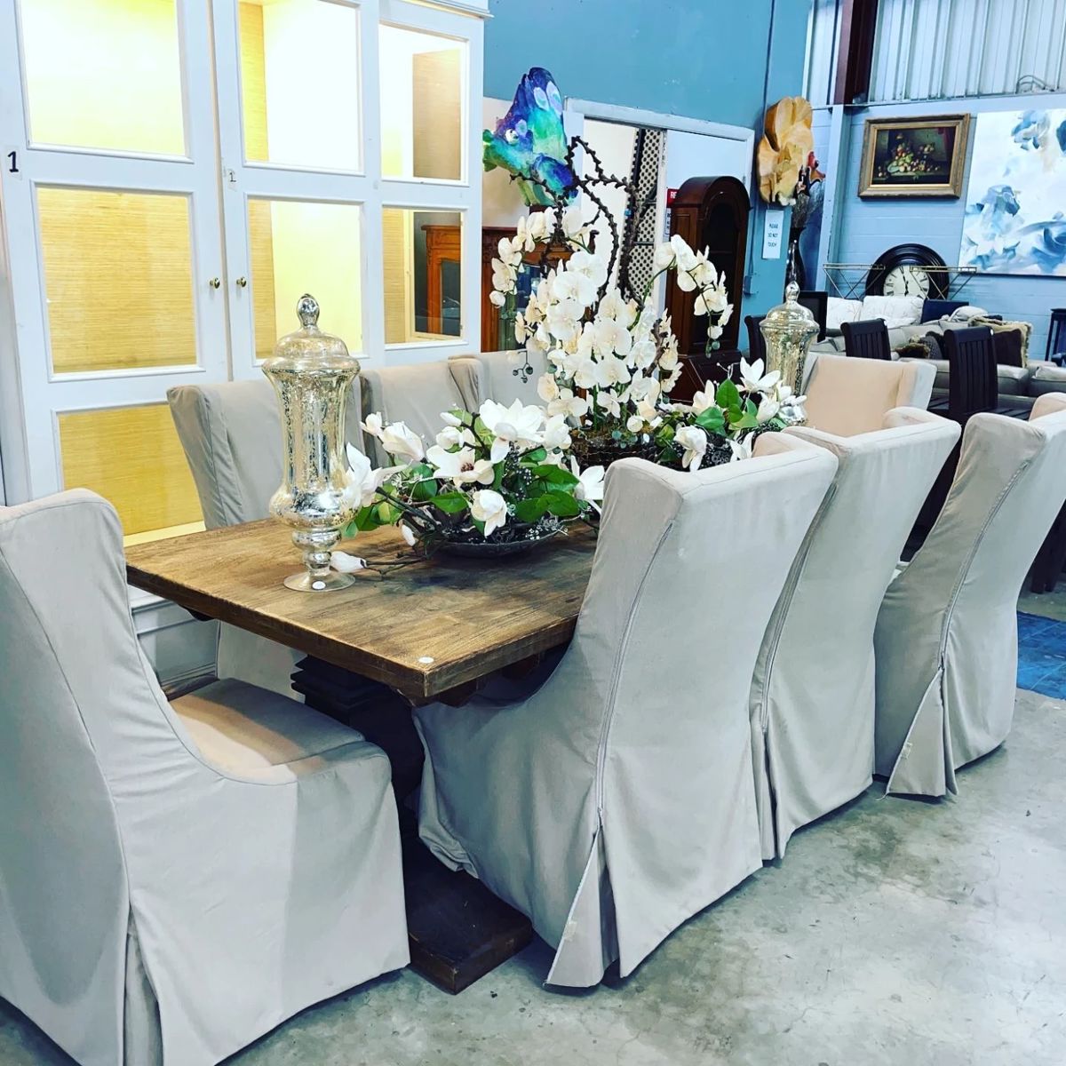Dining Table and chairs Orlando Auction