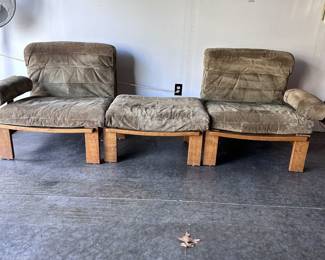 4-piece suede and wood set