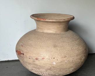 Oversized floor vessel