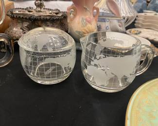 Nestle world globe mugs/cream/sugar set 