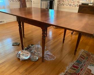 Gorgeous drop leaf gate leg table