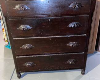 4 drawer antique dresser with leaf handles