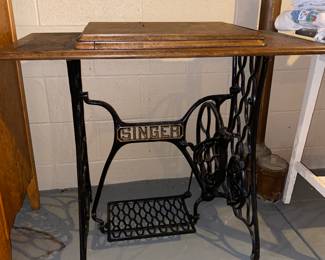 Singer sewing machine base and top only