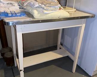 Linoleum top wood table