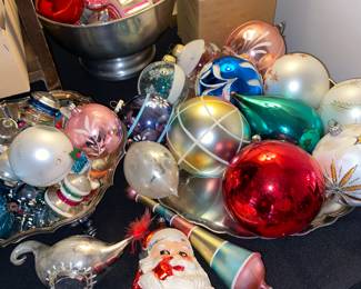 German and Italian ornaments too … like the Benetton of Christmas 