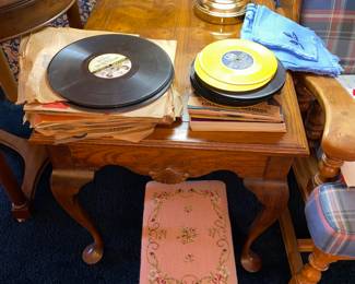 Records on the- end table 