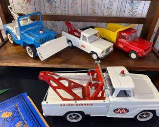 Tonka truck close ups