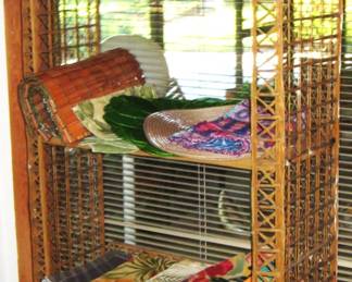 ARCHED IN/OUT WICKER