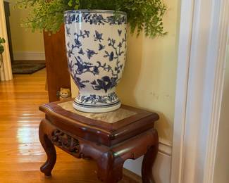 Marbel top rectangle plant stand - Blue and white vase