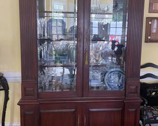 Henkle Harris China Cabinet 4 shelf with mirrored back.