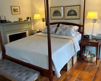 Thos. Moser Qn 4 Poster Canopy