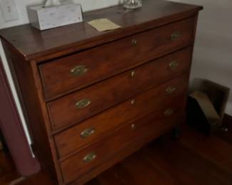 19C 4 drawer dresser 