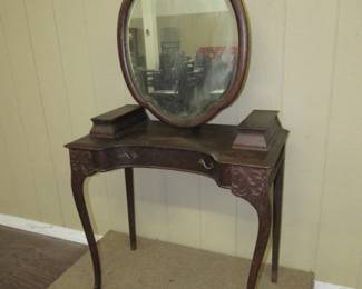 Very Unique Oak Makeup Vanity w/Pull Out Swivel Mirror (Original Oak Varnish) See Next Photo For Back View