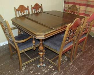Berkey & Gay Dining Table w/6 Chairs & 3 Leaves