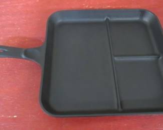 Wagner Ware Cast Iron Egg & Bacon Breakfast Skillet