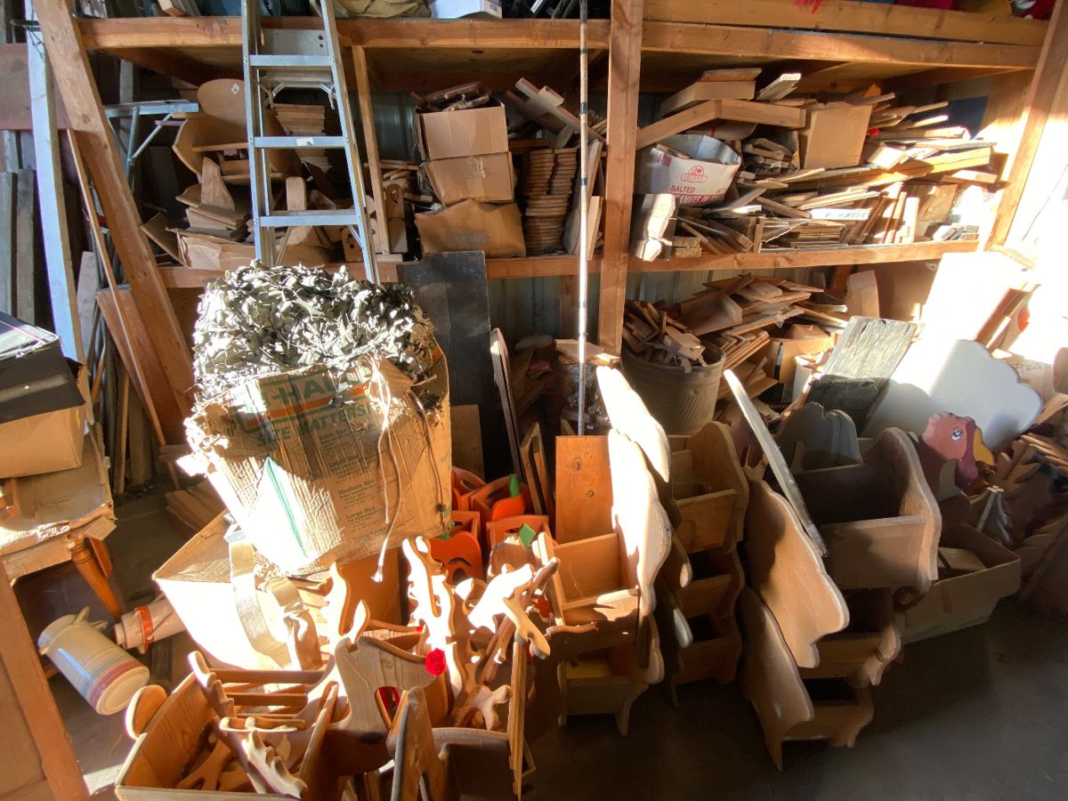 Huge Wood Colony Estate Sale inside starts on 10/6/2023