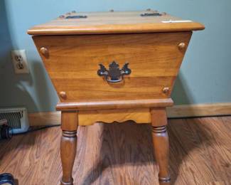 Maple Ethan Allen Dough Box Heirloom End Table