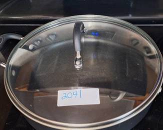 Members Mark 5.5 Q Pan with Lid