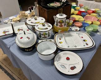 VINTAGE GEORGE BRIARD AMBROSIA ENAMELWARE 