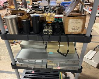 VINTAGE CAMERAS AND KODAK ITEMS 