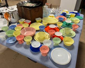 Amazing set of hazel atlas modernstone dishware