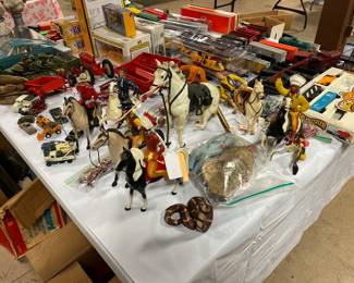 VINTAGE TOYS 