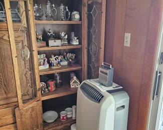 COLECTION OF MUSIC BOXES -TV CABINET