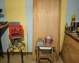 MICS. CHAIR -SMALL METAL TABLE